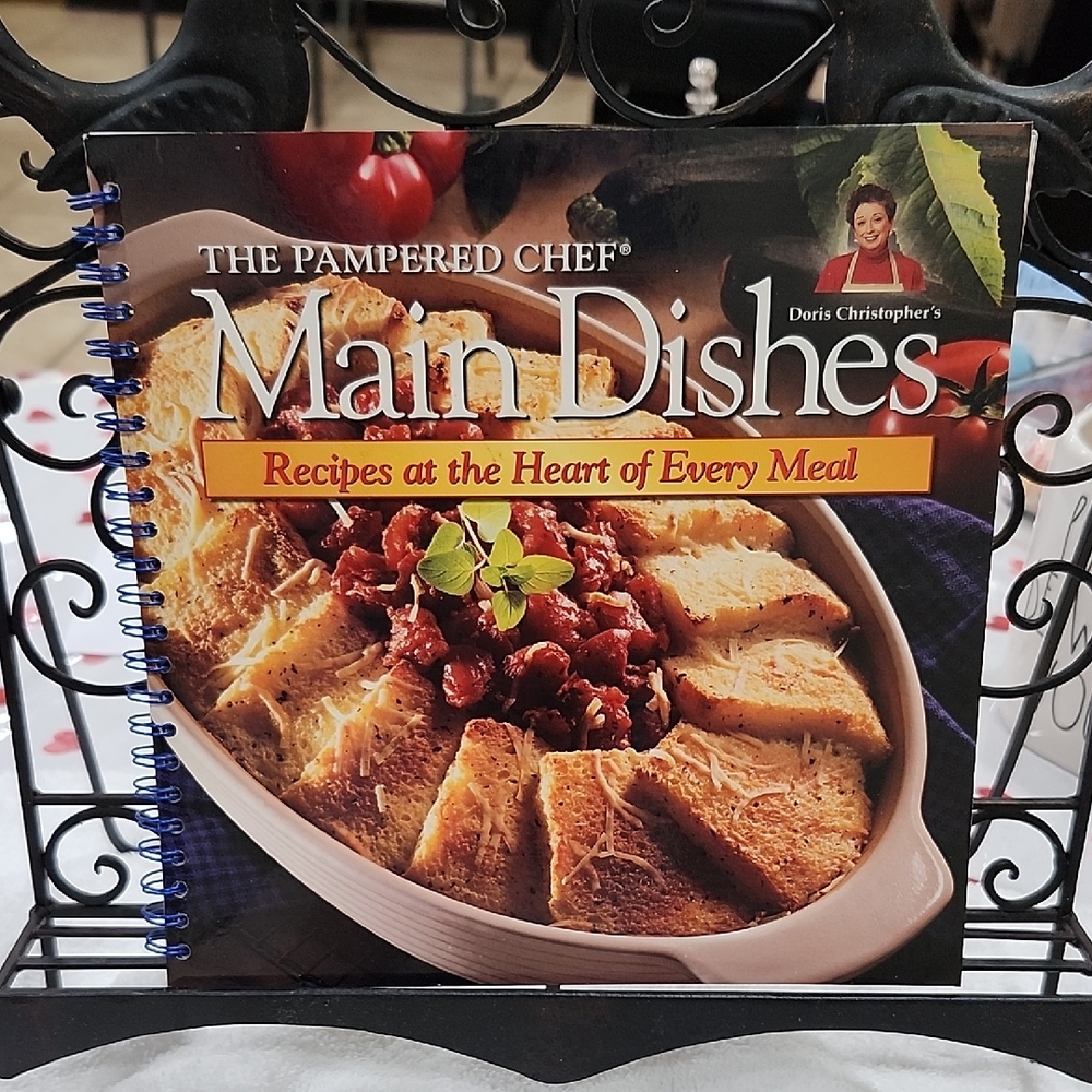 THE PAMPERED CHEF MAIN DISHES COOKBOOK